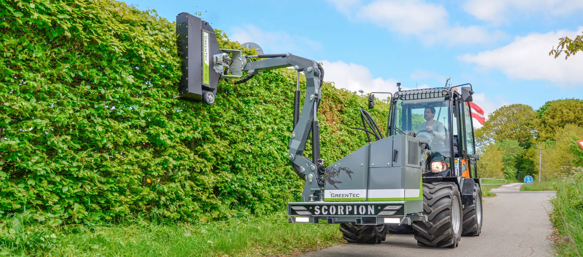 Public landscaping of hedges
