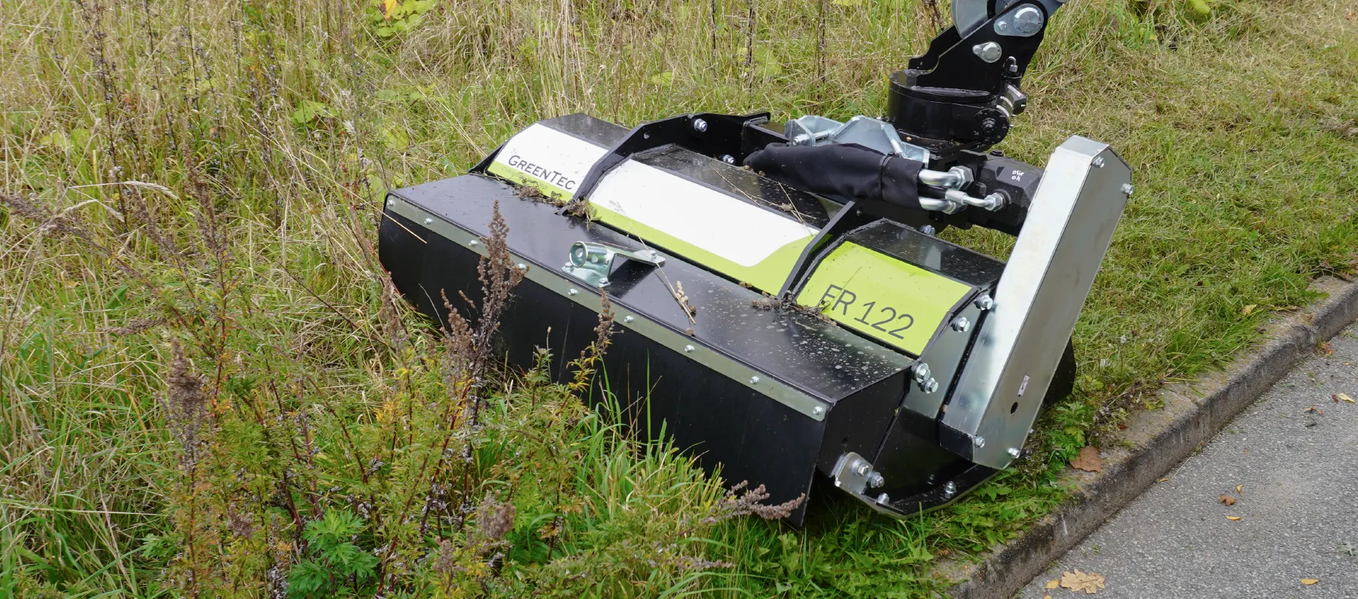 Hydraulic flail mower