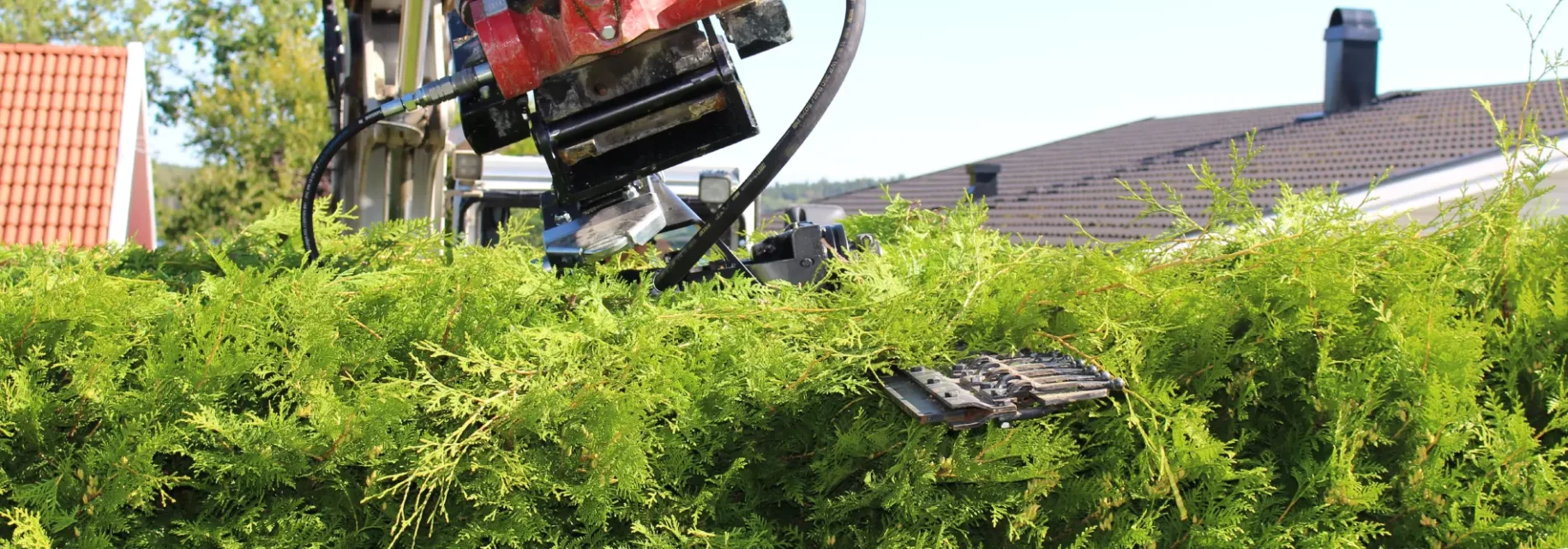 Hedge cutter for digger