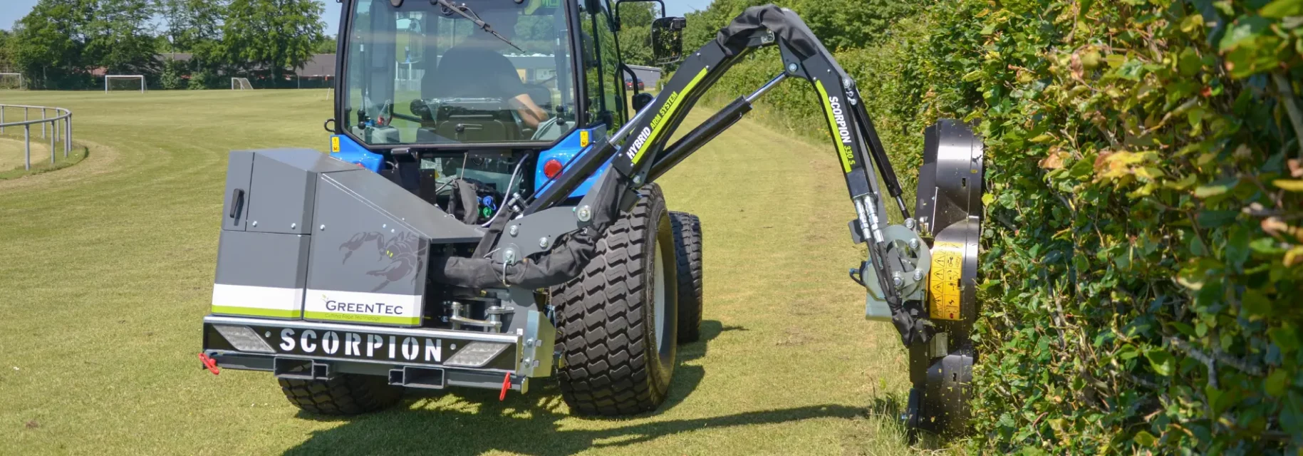 Hedge cutter for compact tractor