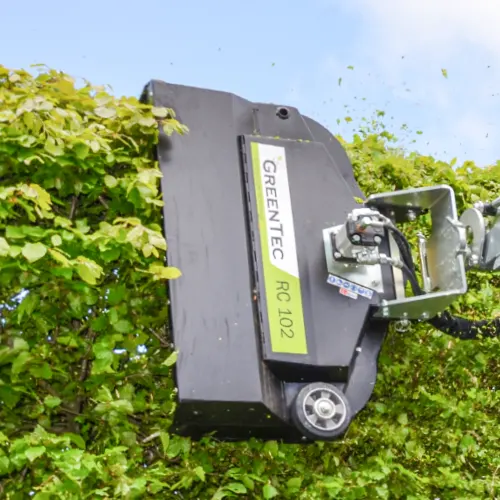 Hedge trimming equipment