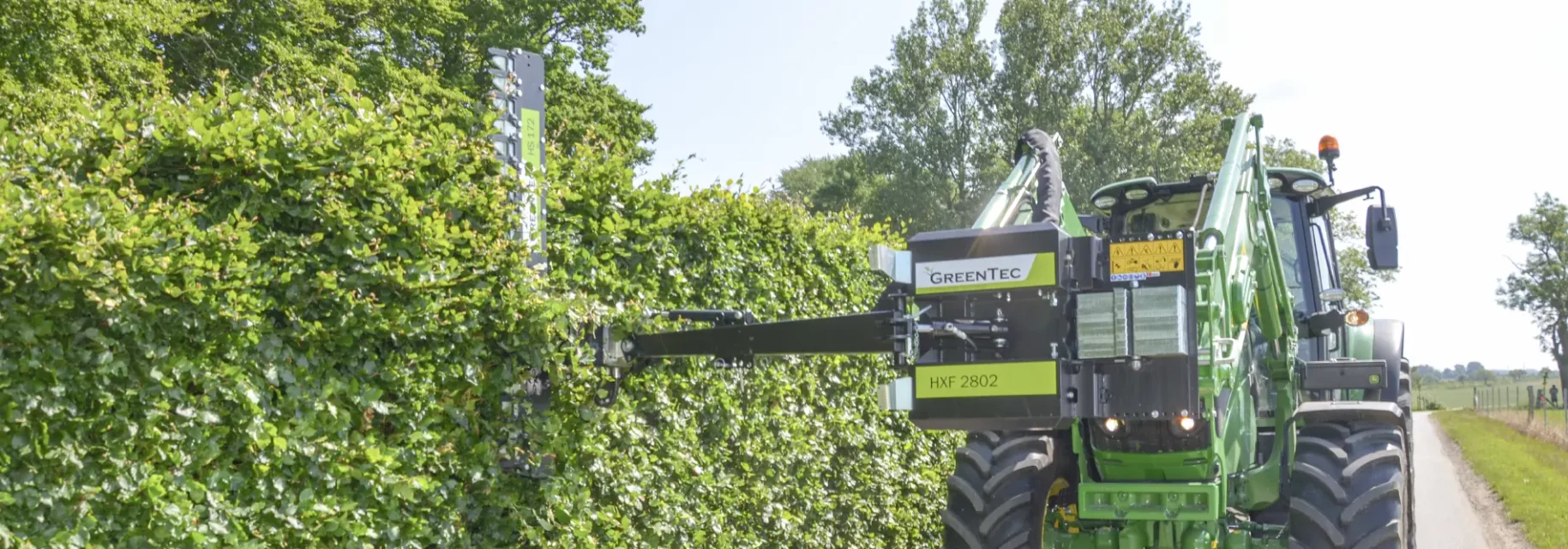 Hydraulic hedge trimmer attachment