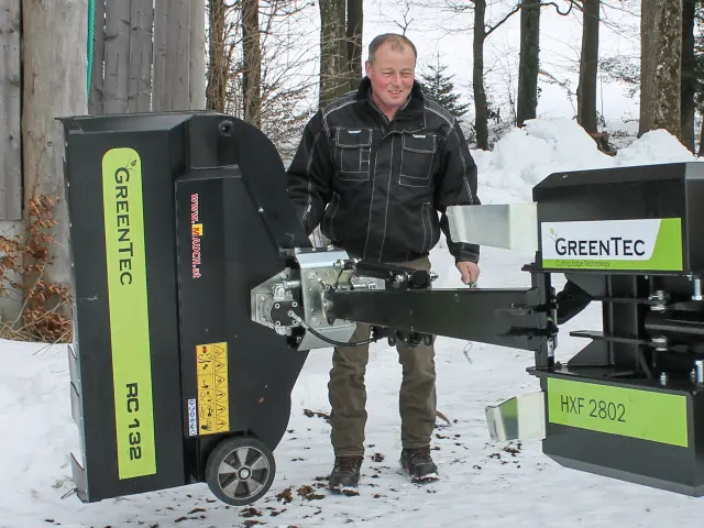 Happy customer with GreenTec hedge trimmer