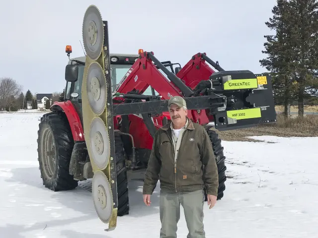 Agricultural maintenance of hedges on fields with GreenTec products