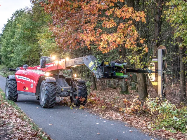 Circular saw hedge cutter mounted on telehandler
