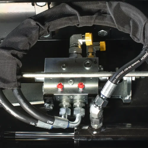 HX standard equipment – Oil flow divider