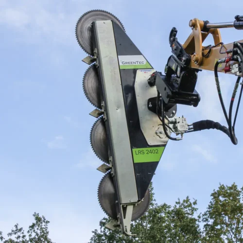 LRS 2402 standard equipment – 7° angle allows overlap between the blades