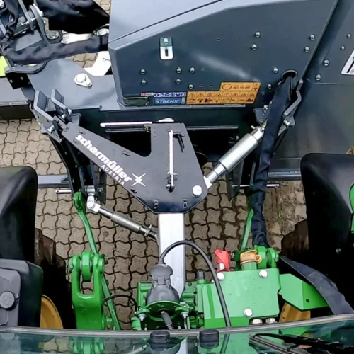 Scorpion 6 & 8 standard equipment – 4-point mounting system for cat. 2 or 3