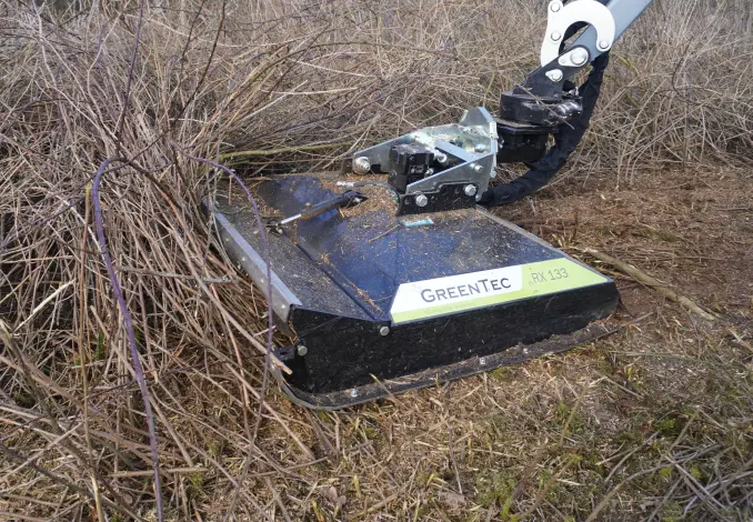 GreenTec RX 133 - Crush branches and shrubs