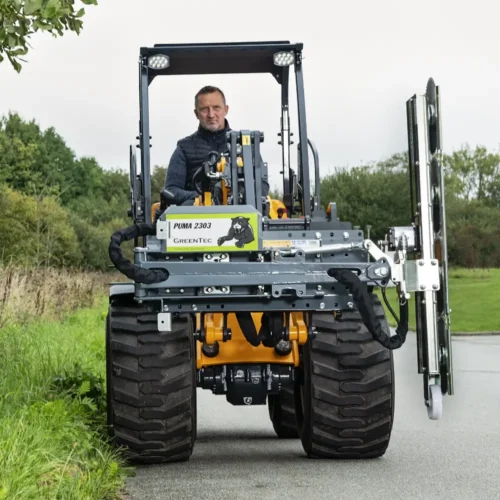 Puma 2303 standard equipment – Transport position