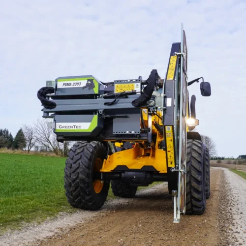 Puma 3303 standard equipment – Transport position