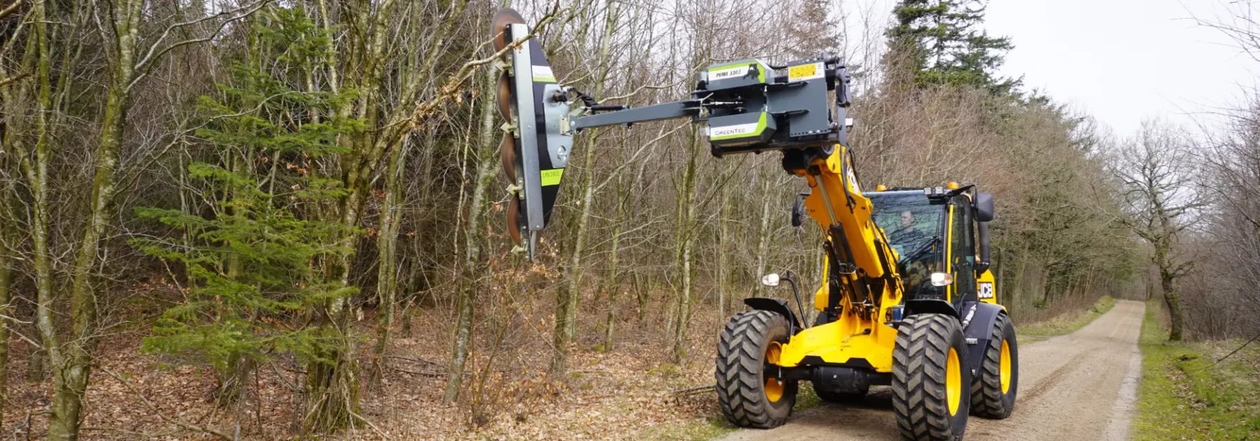 Forstpflege mit hydraulische Astsäge