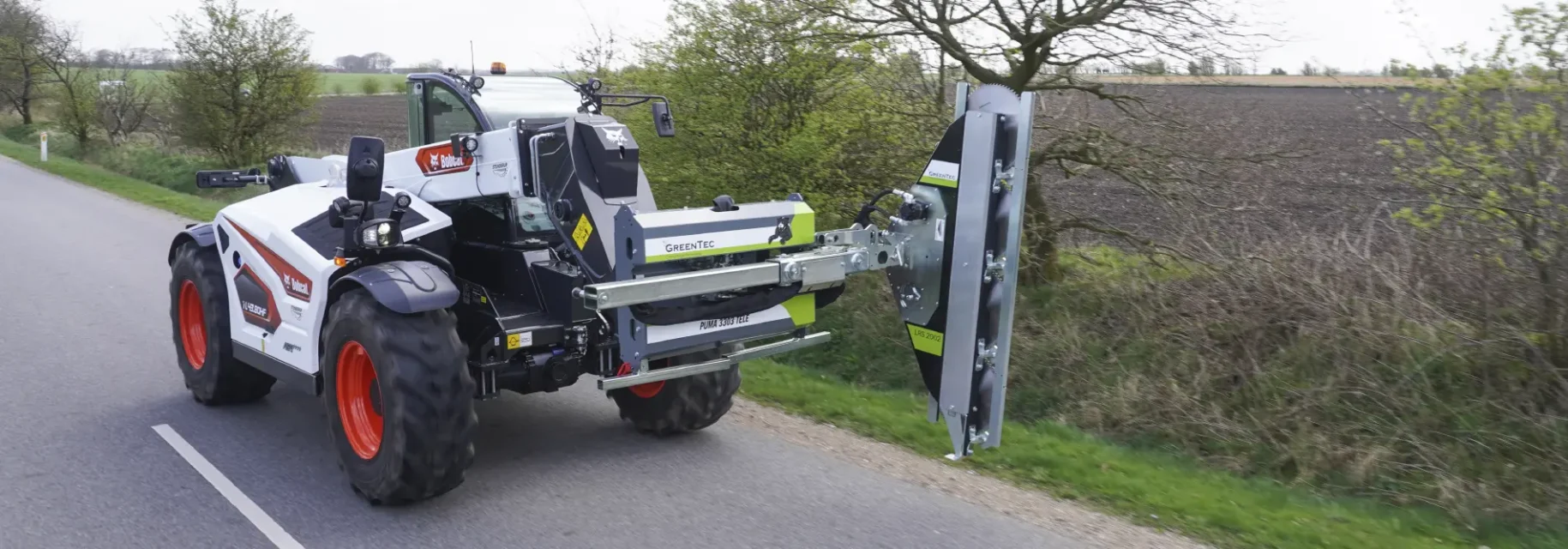 Puma 3303 Tele en position de transport